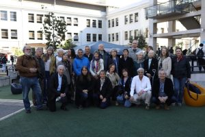Exalumnos del Colegio Alemán de Santiago visitaron la antigua sede de Antonio Varas